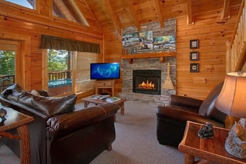2 Bedroom Cabin Sleeps 6 in Sherwood Forest