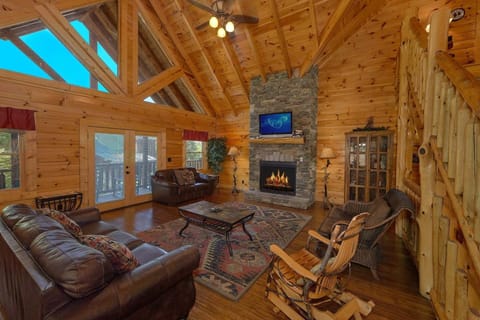 6 Bedroom 5.5 Bath Sleeps 26 in Alpine Village