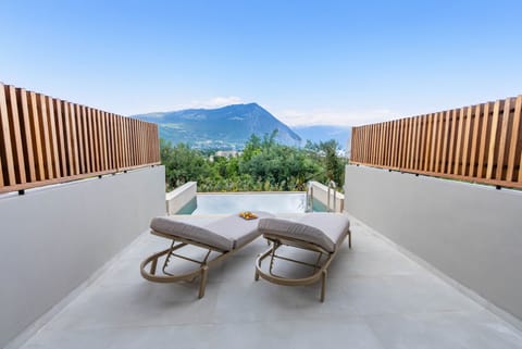 Executive Junior Suite with Private Pool & Sea View | Balcony