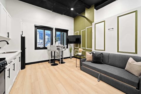 🛋️ Settle into a thoughtfully designed space that makes unwinding after a day in the city feel effortless.