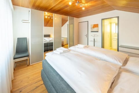 Soundproofing, WiFi (free)