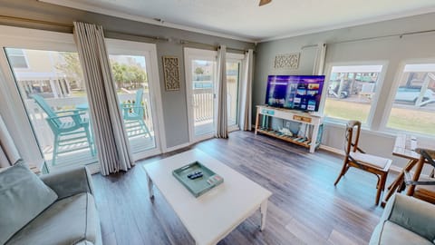 Condo, 2 Bedrooms | Living area