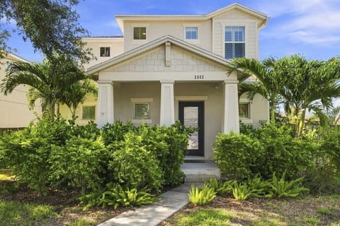 Front Exteriors (3)
