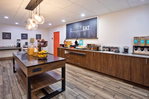 Free daily buffet breakfast