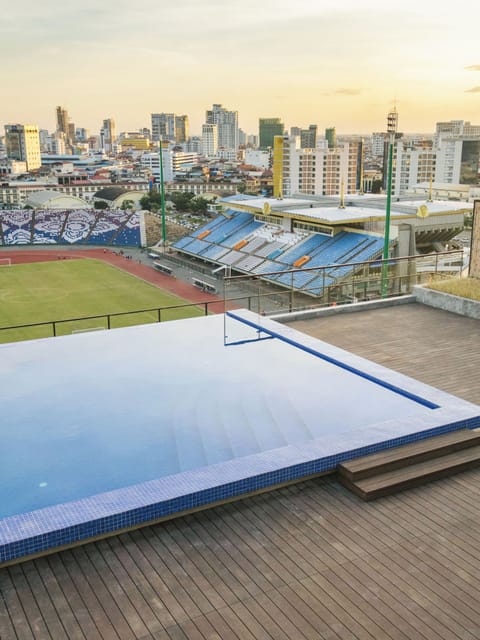 12 outdoor pools