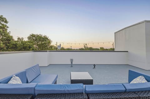 Sip cocktails while soaking in breathtaking skyline views at sunset!