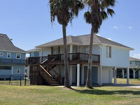 House, 2 Bedrooms | Exterior