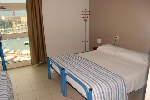 Double Room | Desk, laptop workspace, blackout drapes, soundproofing