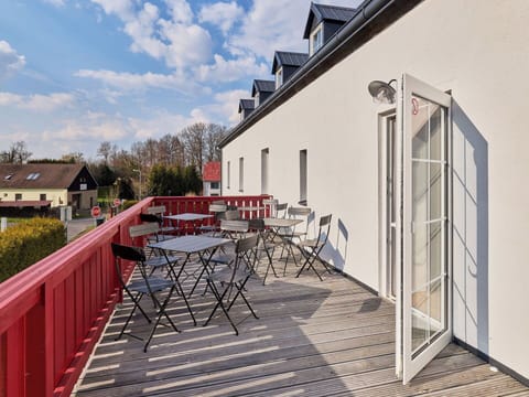 Door, Yard, Paint, Outdoor Furniture, Balcony, Courtyard, Handrail