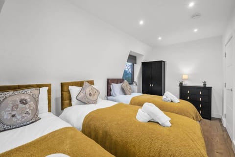 2 bedrooms, iron/ironing board, WiFi (free), bed sheets