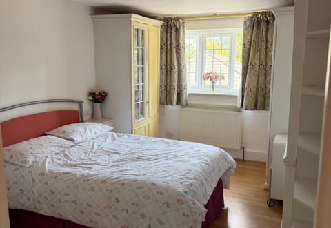 2 bedrooms, WiFi (free), bed sheets