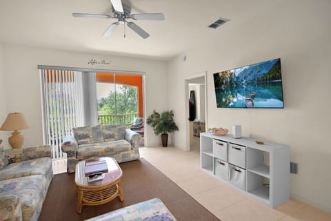 Living Room w/ Lanai access & smart TV