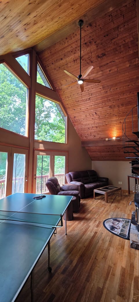 Great Room - lofted ceilings, ping pong table, smart TV, balcony