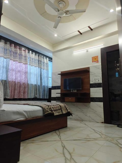 Family Room | WiFi (free)