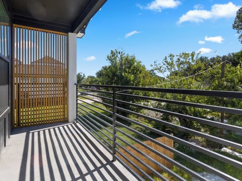 House, Garden View | Balcony