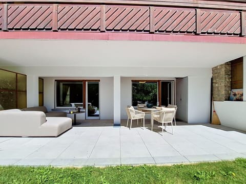 Wood, Flooring, Floor, Furniture, Outdoor Furniture, Shade, Concrete, Garden, Chair