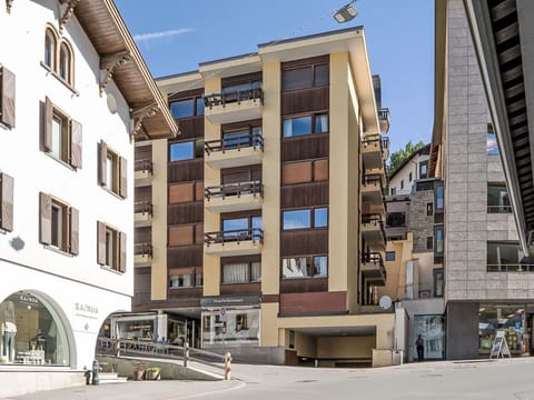 Building, Window, Architecture, Apartment, Facade, Town, Neighbourhood, Residential Area, Urban Design, Condominium