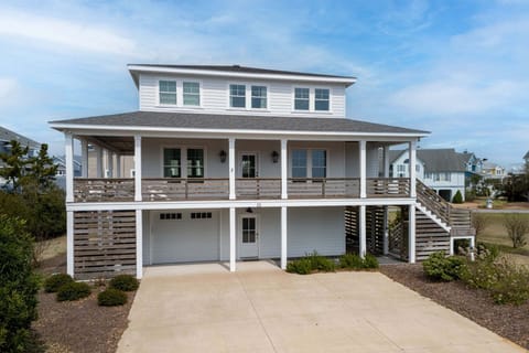PCHV22: Reelin 22 | Front Exterior