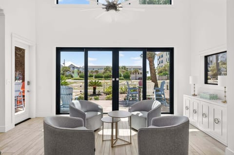 Crystal Oasis - Crystal Beach - Living Room