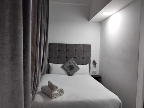 Iron/ironing board, WiFi (free), bed sheets