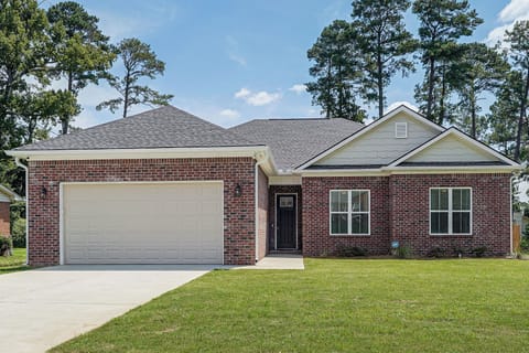 House (4 Bedrooms) | Front of property