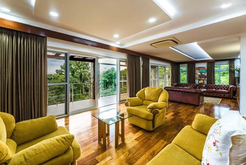 Deluxe Villa, 4 Bedrooms | Living area