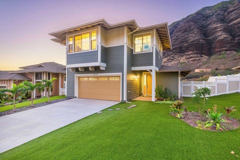 House (4 Bedrooms) | Front of property