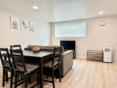 300 Garden Unit B 8