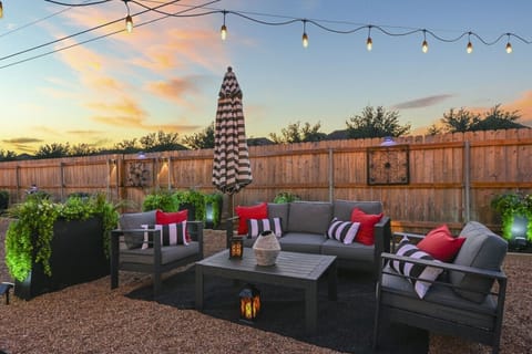 Backyard - Propane Gas Grill - Full Fenced