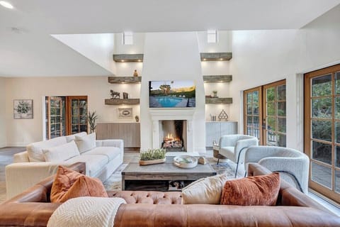 K0102 - over sofa