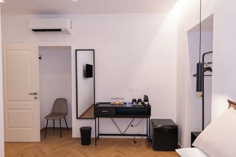 Comfort Double Room | Minibar (free items), in-room safe, desk, laptop workspace