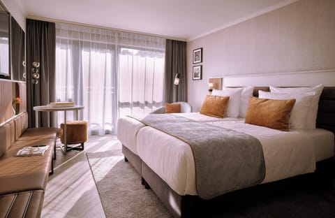 In-room safe, desk, soundproofing, iron/ironing board