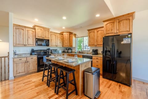 Kitchen cabinetry