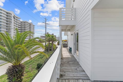 House, Multiple Beds (Kook and Key) | Terrace/patio
