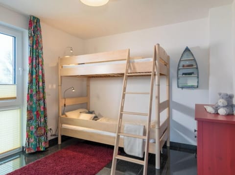 House | 2 bedrooms, iron/ironing board, individually furnished