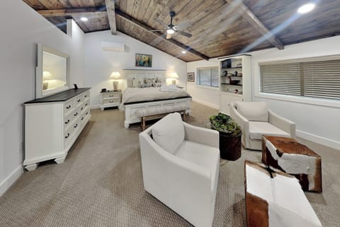 House (4 Bedrooms) | Property amenity