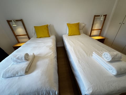 Comfort Apartment, Ensuite, City View | Laptop workspace, blackout drapes, soundproofing, WiFi (free)