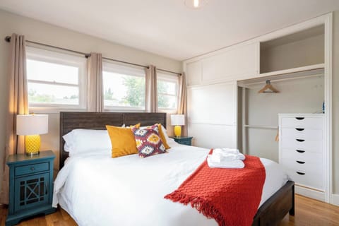 Master king bedroom