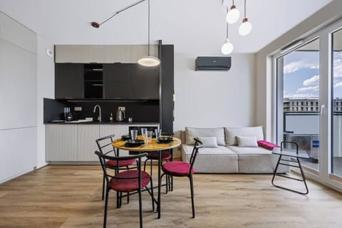Bemowo/Chrzanów Warsaw Apartment | Private parking, A/C & balcony | Book now with Rentujemy