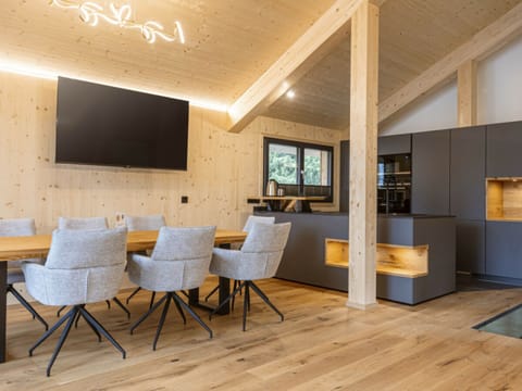 Chalet | Dining