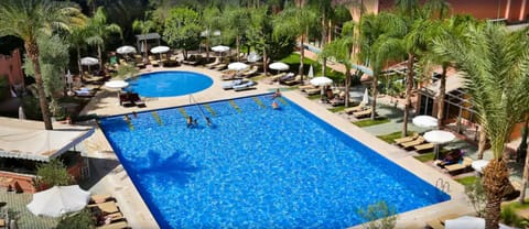 Poolside bar