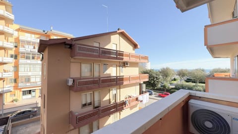Apartment (2 Bedrooms) | Balcony