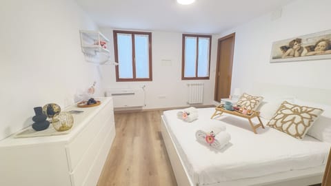 Apartment (1 Bedroom) | 1 bedroom, iron/ironing board, cribs (surcharge), bed sheets