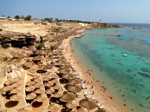 Private beach, free beach shuttle, sun loungers, beach umbrellas