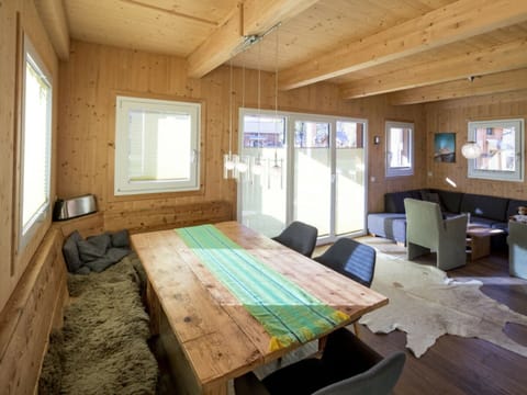 Chalet | Dining