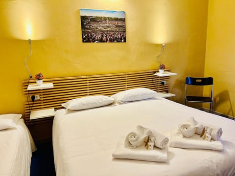 Family Double or Twin Room | Desk, free WiFi, bed sheets