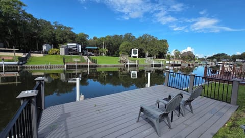 Waterfront RV Oasis: Dock & Pavilion  Lot 561 (3690)