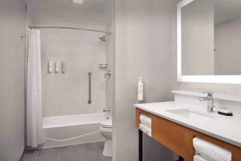Suite, 2 Queen Beds, Non Smoking | Bathroom shower
