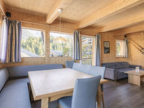 Chalet | Dining