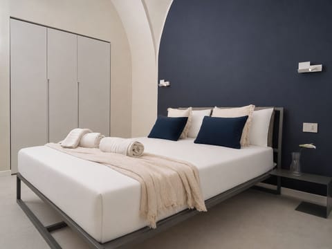Apartment (1 Bedroom) | 1 bedroom, bed sheets